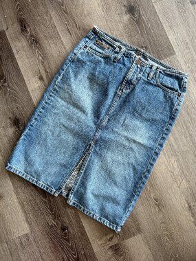 Vtg 90s LEI stonewashed cotton denim knee length front slit denim skirt / sz 7